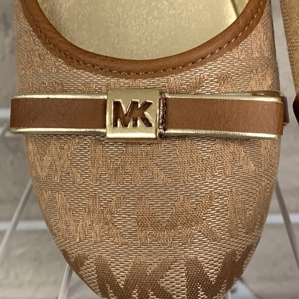 Micheal kors JULES ballet flats Size: 4